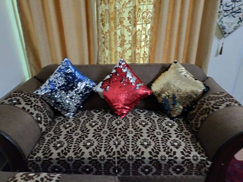 7 Seater Sofa for Sale in good condition 2