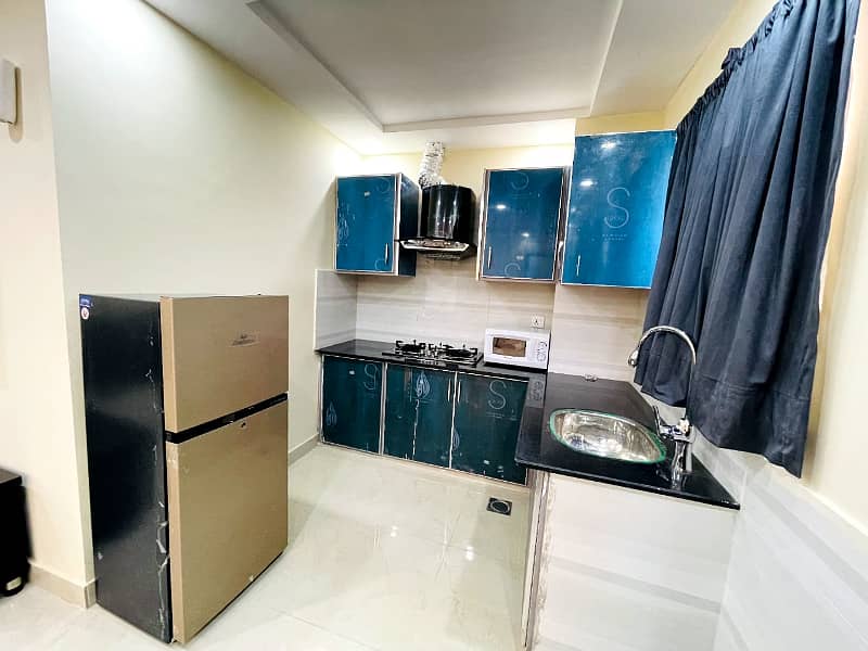 One bedroom apartment for rent on daily basis in bahria town lahore 5