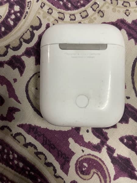 Apple airpods 2 4