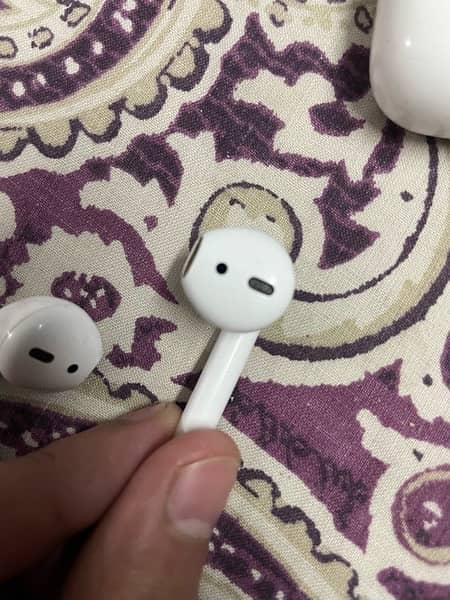 Apple airpods 2 5