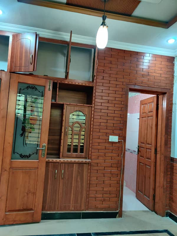 25*40 UPPER PORTION AVAILABLE FORF RENT IN G 13 0