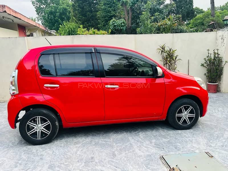 sale toyota passo (red Color) 1