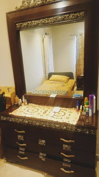 bed set with two drawing table plus dressing table 2