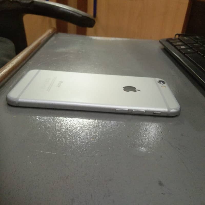 I Phone 6 (16GB PTA Approved) 1