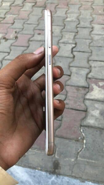 vivo y67 6gb 128memory urgent sale please only call 4