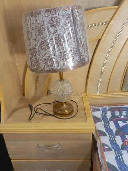 Side table Lamps with lightning 2