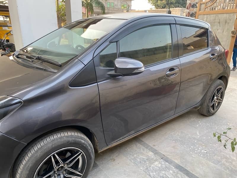 Toyota Vitz 2015 7