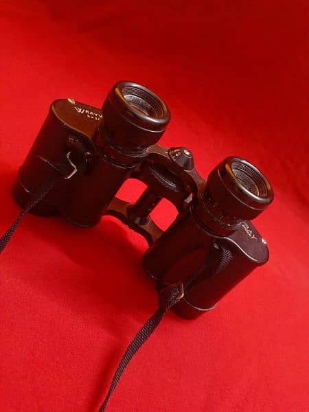 Binocular. WRAY  . London . 8x30 2