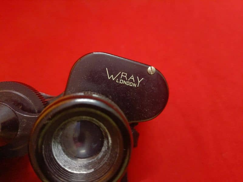 Binocular. WRAY  . London . 8x30 3