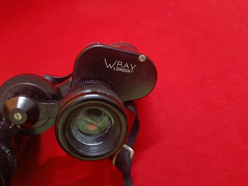 Binocular. WRAY  . London . 8x30 8