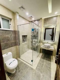 Glass shower cabins / shower cabins / shower doors