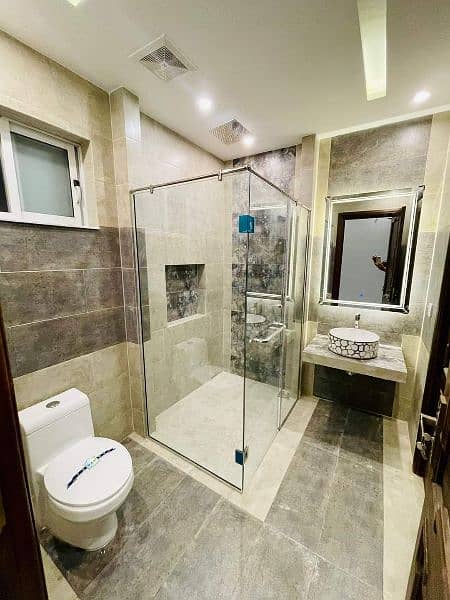 Glass shower cabins / shower cabins / shower doors 0