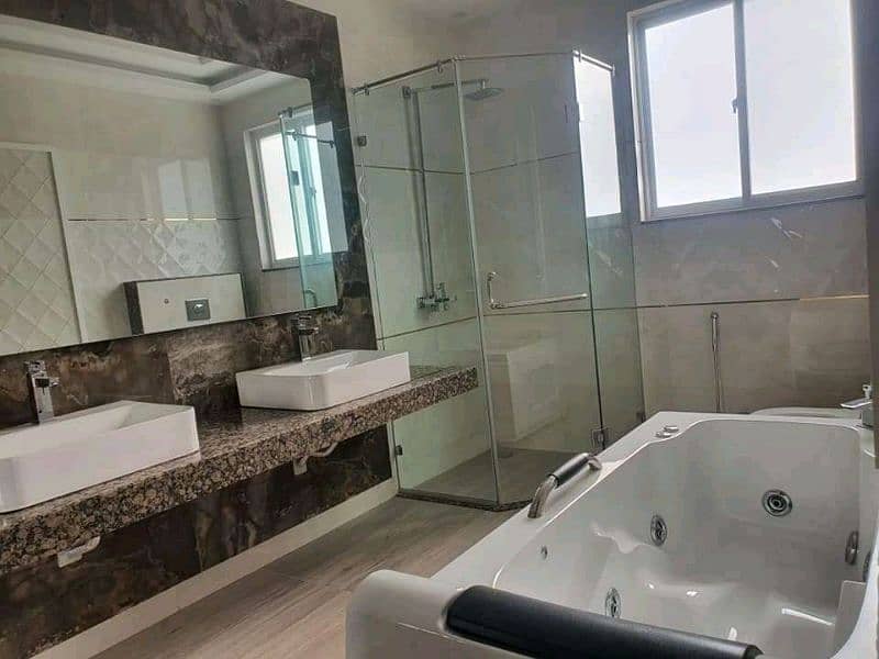 Glass shower cabins / shower cabins / shower doors 9