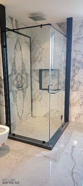 Glass shower cabins / shower cabins / shower doors 11