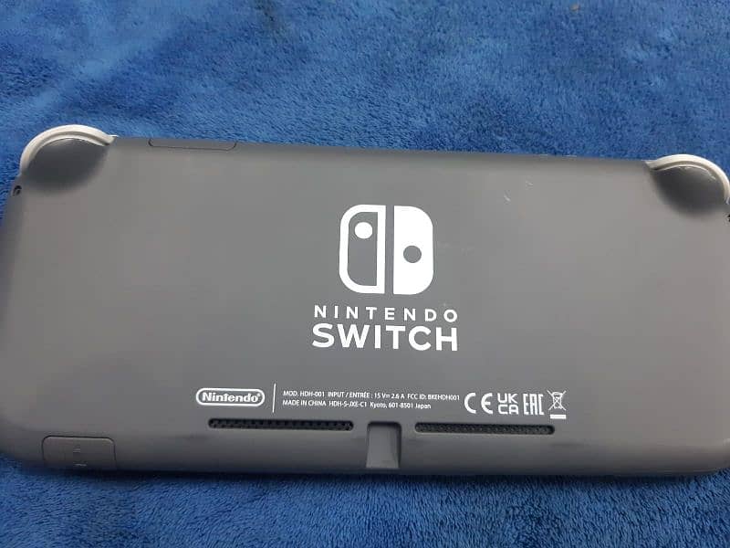 Nintendo switch lite 4
