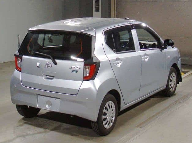 Daihatsu Mira 2022 4