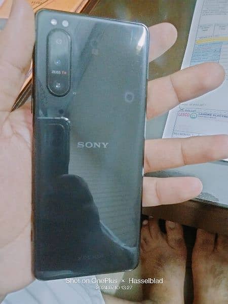 Sony Xperia 5 II 0