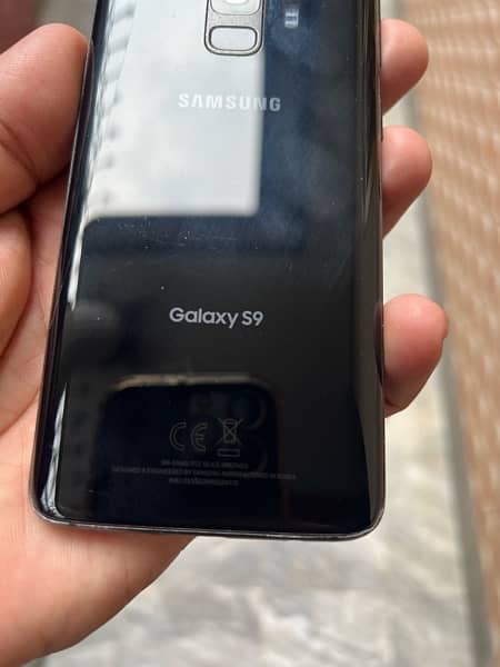 Samsung S 9 4/64 used condition 8/10 9