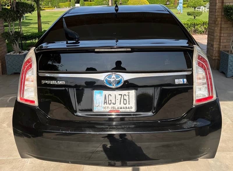 Toyota Prius 2014 1