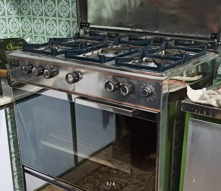 Pre-Loved Gas Oven: Bake Your Way to Deliciousness! 3