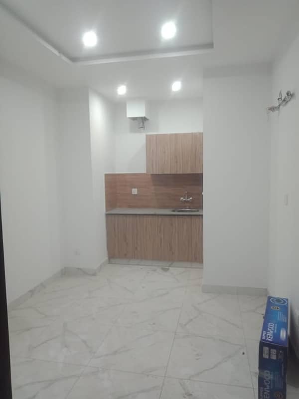 one bed non furnished flate available for rent in bahria town lhr 2