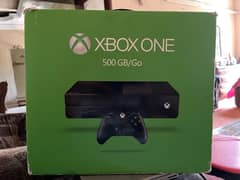 Xbox one 500 Gb with 1 controller and 3 games