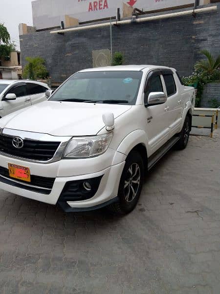 Toyota Hilux 2016 1