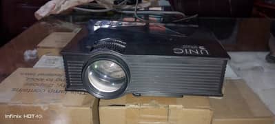 UNIC WI-FI Ready mini projector