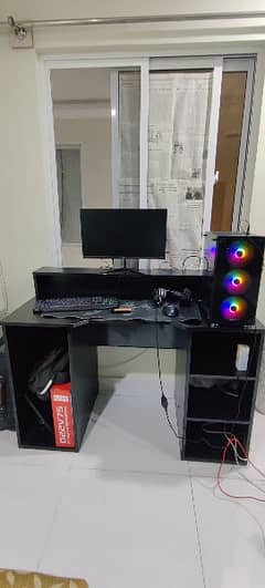 GAMING COMPUTER TABLE FOR SALE NEW CONDITION