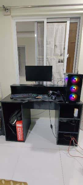 GAMING COMPUTER TABLE FOR SALE NEW CONDITION 0