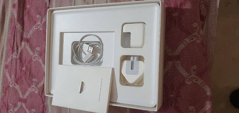 I pad 2 with complete box 10 by 10 condition 0