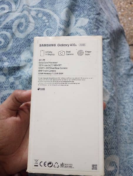 Samsung a10s model 2/32 memory finger bhi okay han 1