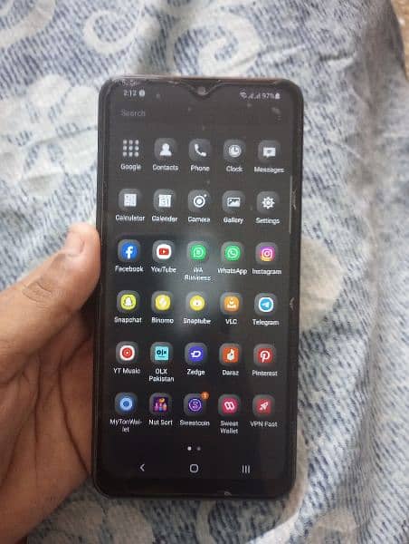 Samsung a10s model 2/32 memory finger bhi okay han 3