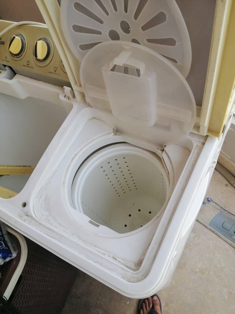 Semi Automatic kenwood washing machine 2