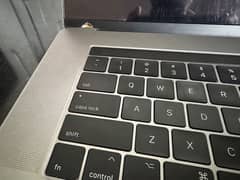 Macbook Pro 2017 Touchbar 15” 16/256