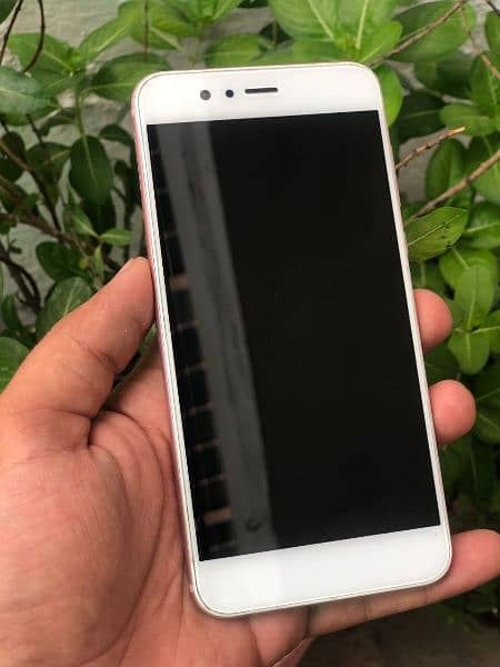 Huawei Nova 2 Plus 1