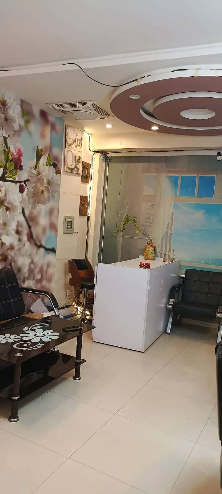 Beauty Salon setup for sale/ running ladies salon for sale F11 Markaz 1