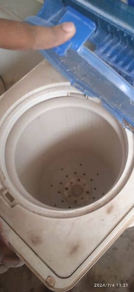 double washing and dryer machine 7