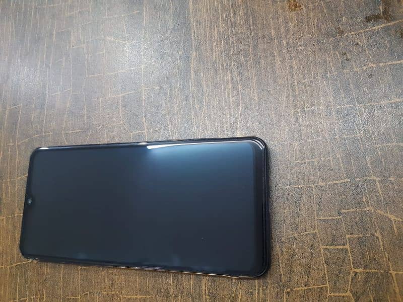 Samsung Galaxy A31 with 4gb ram and 128gb memory 10/10 condition 2