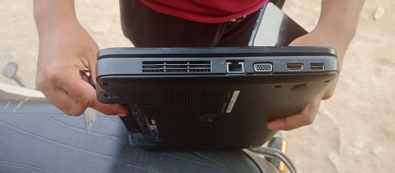 Dell laptop bilkul new condition 4 ram 4