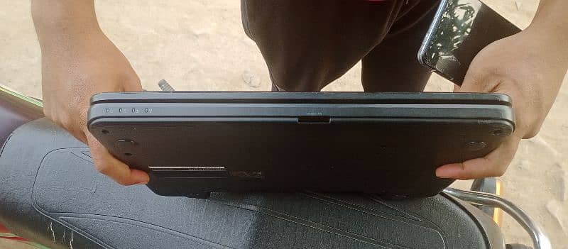 Dell laptop bilkul new condition 4 ram 5