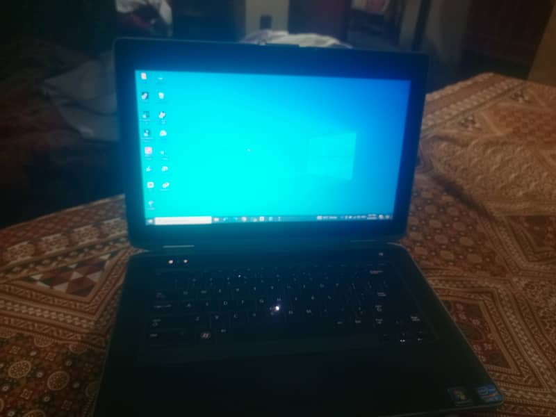 Dell core i7  3rd generation 8gb Ram 128gb ssd Battery timng 2:30 hr 3