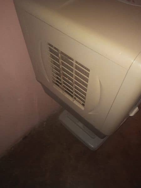 main apna water cooler fan sell kr rha hn 2