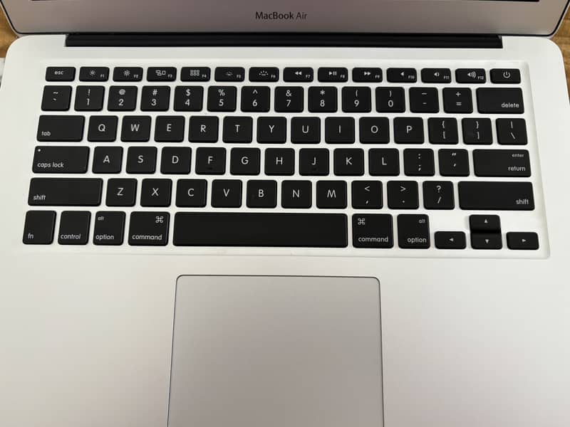 MacBook Air: Version10.14. 6 September 2018 Model macOS Mojave 3