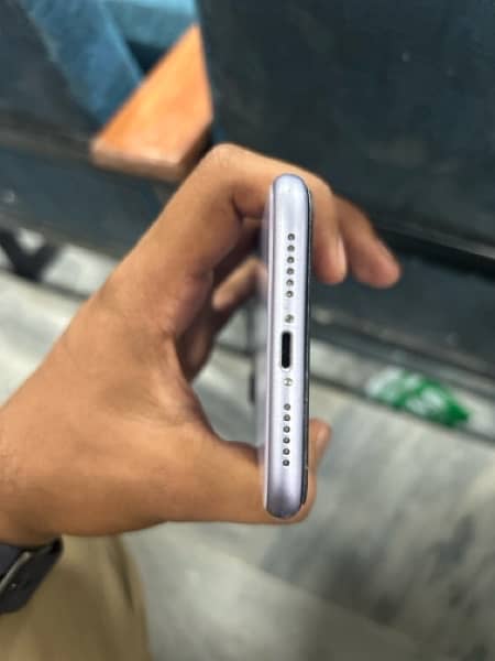 Iphone 11 Non pta 64Gb 4