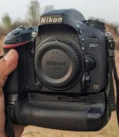 Nikon D600 full frame FX body with 24x85mm lens  battery grip