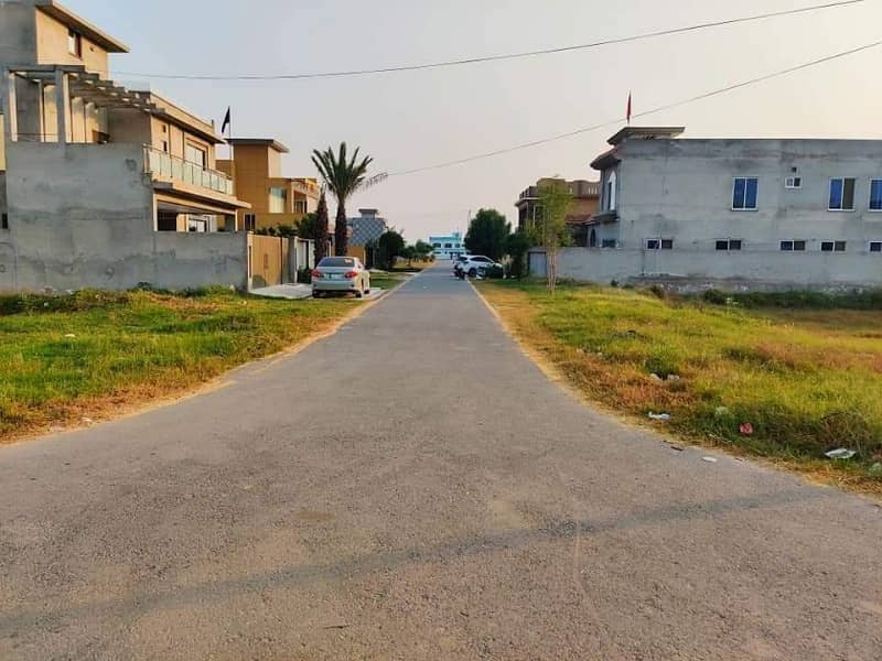 1 Kanal Plot At Main Boulevard 130 Feet Road 12