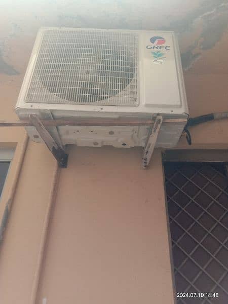 Gree Inverter Split AC with outdoor 3