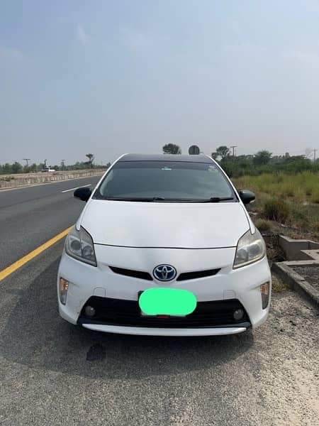 Toyota Prius 2014 1