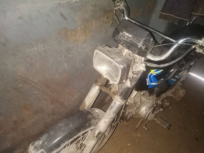 bike Mein Koi Kam Nahin Hai condition saaf Sutri hai 0